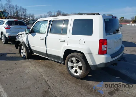 2016 Jeep Patriot Latitude z USA, uszkodzony, nr VIN 1C4NJRFB1GD758772